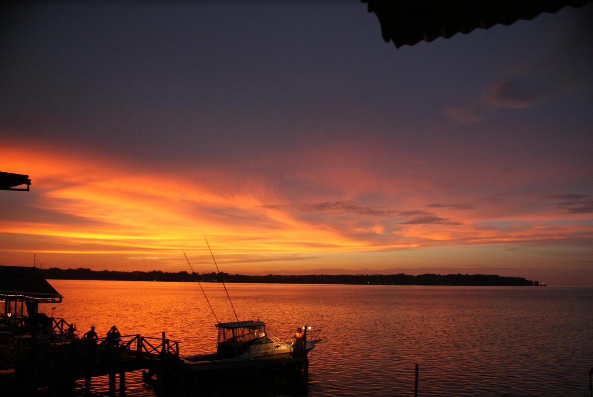 Vista Mar Hotel โบกัสทาวน์ ภายนอก รูปภาพ